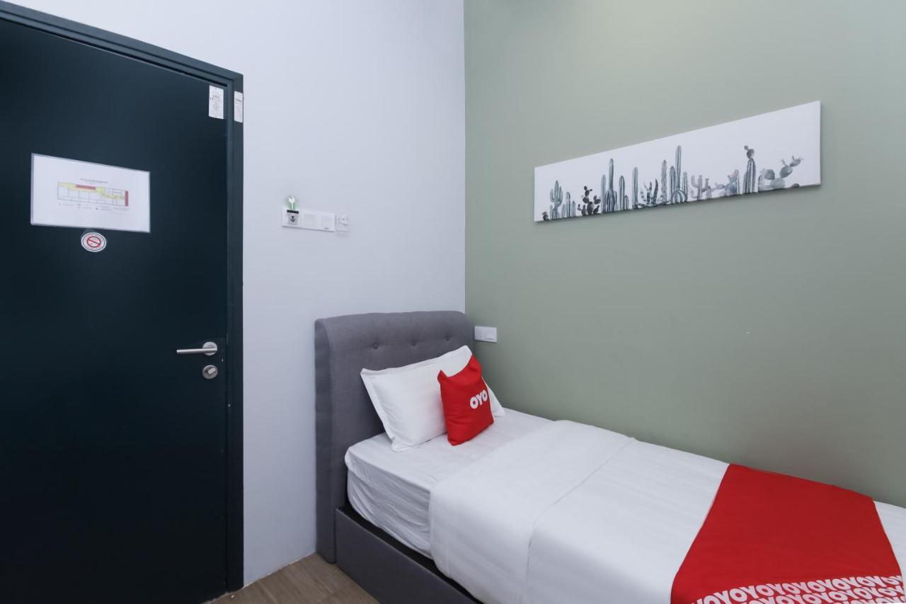 Oyo 90399 Green Home Hotel Syariah Σεπάνγκ Εξωτερικό φωτογραφία